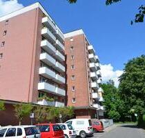 Blick über die Stadt: moderne Endetage mit riesiger Design-Wohnküche, Balkon, Vollbad und viel Platz - Ammersbek