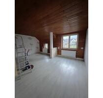 3 Zimmer Küche Bad Dachgeschosswohnung mit Garten in Lengenfeld