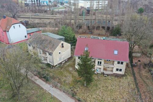 Foto - 2 Mehrfamilienhäuser mit großem Grundstück in Bitterfeld-Wolfen ✅