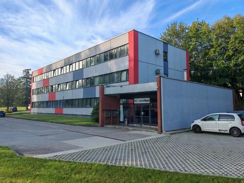 Foto - Harthau 162qm Büro Einheit 5 BürosKücheSanitär modern