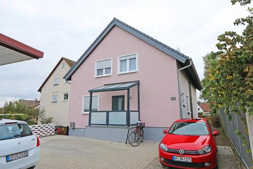 Foto - Ein- Familienhaus mit großen Garten