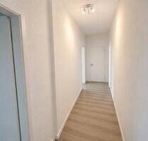 Große 2 Raum Wohnung im Erdgeschoss in der Nähe von Solequell mit separatem Eingang - Schönebeck (Elbe)