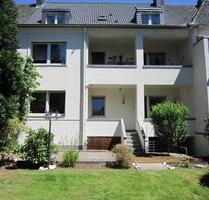 Helle Dachgeschosswohnung in guter Wohnlage - Krefeld Benrad