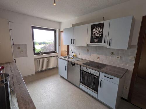 Foto - 4,5 Zimmer Wohnung mit Süd-Balkon, EBK, Gäste-WC in ruhiger Lage