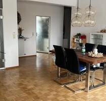 Helle 2,5 Zimmerwohnung mit Balkon in Würzburg-Lindleinsmühle