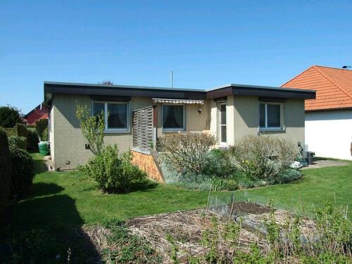 Foto - Einfamilienhaus im Bungalow-Stil in Randlage mit Feld-Weitblick