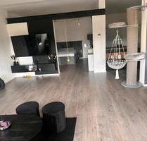 Modernes Loft mit offener Küche, großem Bad, G-WC - Helmenzen