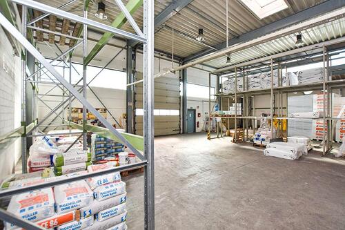 Foto - Langenhagen: Gepflegte Halle mit modernem, hellem Büro in guter Erreichbarkeit