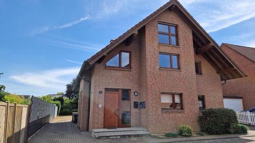 Foto - Solides 2.5 Parteien Haus mit freier 5 Zimmer Wohnung von privat