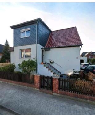 Foto - Gepflegtes Haus mit 2 Wohnungen und großem Grundstück.