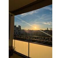 Helle möblierte 1,5-Zimmer-Wohnung mit Balkon, Stellplatz - Leonberg