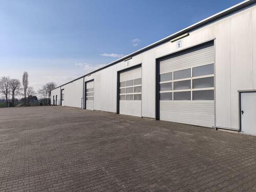 Foto - Lagerhalle (Bewirtschaftung, Kommissionierung, Umschlag möglich)