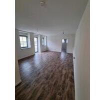 Moderne 2-Zimmer-Wohnung mit Balkon- ab 01.06 zu vermieten - Fell