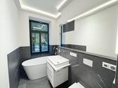 Foto - Schickes Nest! * Erstbezug * Parkett * Balkon * Fußbodenheizung * Wanne & Dusche * LED-Licht