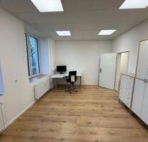 Büro 25qm *NEU SANIERT* unmöbliert - Mönchengladbach Süd