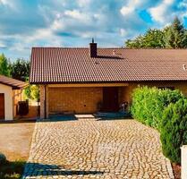 Großzügiges Familiendomizil mit weitläufiger Grünfläche und Pool - Gülzow-Prüzen