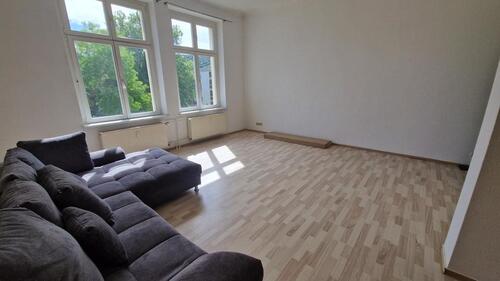 Foto - 2½-Zimmer-Wohnung mit Stellplatz und elektrischem Torzugang