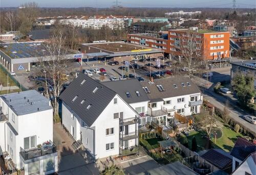 Foto - 3 freistehende Häuser mit 12 Zimmer plus Aufstockung Möglichkeit