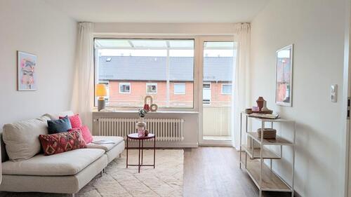 Foto - Frisch renoviert - 2-Zimmer, Balkon, Garage