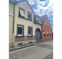 Einfamilienhaus mit ca. 150 m² Wohnfläche, Hof und Garten - Ludwigshafen am Rhein Edigheim