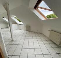 Attraktive Dachgeschosswohnung mit Loggia - Essen Stadtbezirk III