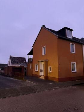 Foto - 2 Häuser auf einem Grundstück in Bitburg Zentrum • provisionsfrei