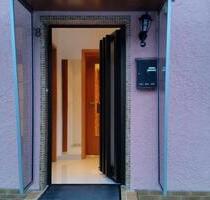 Reihen Mittel Haus mit Garage zu Verkaufen in Reutlingen !!