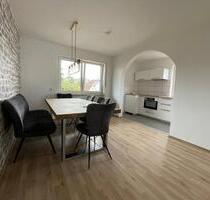 Helle 4-Zimmer-Wohnung mit großer Wohnküche, großem Südbalkon - Vierkirchen