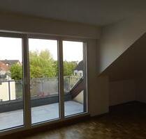 helle 3 Zimmer Wohnung DG mit Balkon - Bornheim