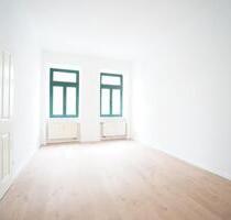 * frisch renoviert * 2-Raum Wohnung mit Balkon in guter Lage * - Leipzig Südost