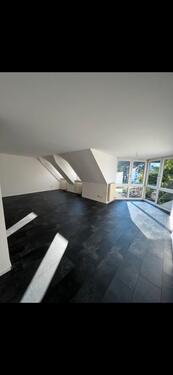 Foto - Vermiete 3,5 Dachgeschoss Wohnung mit Einbauküche und Stellplatz