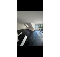 Vermiete 3,5 Dachgeschoss Wohnung mit Einbauküche und Stellplatz - Forchtenberg