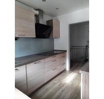 Wohnen wie im Haus: 3-Zimmer-Wohnung auf 2 Ebenen mit Balkon, Ter - Heßdorf