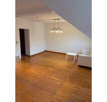 Schöne Single Wohnung mit Küche - Düsseldorf Heerdt