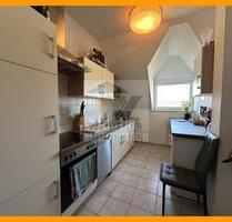 2 Raum DG-Wohnung - Bad mit Fenster, Wanne und Dusche - Gera