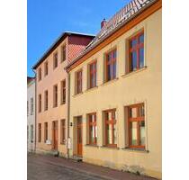 2 Zimmer | Hochparterre | offene Wohnküche | Südterrasse - Güstrow