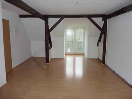 Foto - -Gemütliche Dachgeschoss-Wohnung mit Gartennutzung -(25006)