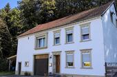Foto - Sanierungsbedürftiges Wohnhaus auf großzügigem Grundstück