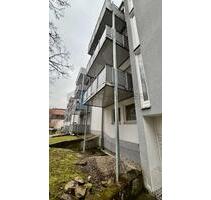 Charmante 2-Zimmer-Dachgeschosswohnung mit tollem Weitblick in Stuttgart-Süd !