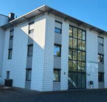 Büro im Erdgeschoss 100 m² - 870,00&nbsp;EUR Kaltmiete, ca.&nbsp; 7,40&nbsp;m&sup2; in Leopoldshöhe (PLZ: 33818)