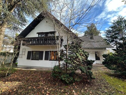 Foto - Einfamilienhaus mit Garage in München-Aubing