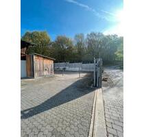 Sichere, nicht einsehbare Lagerfläche mit elektrischem Tor - Lohmar