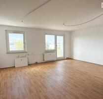 Geräumige, sanierte 3-Raum-Wohnung mit Balkon im Wohngebiet - Annaberg-Buchholz!