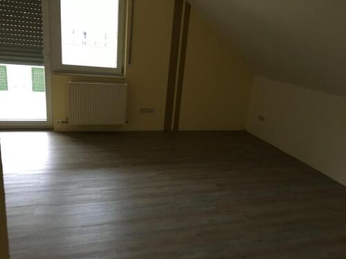 Foto - Dachwohnung - 610,00&nbsp;EUR Kaltmiete, ca.&nbsp; 100,00&nbsp;m&sup2;