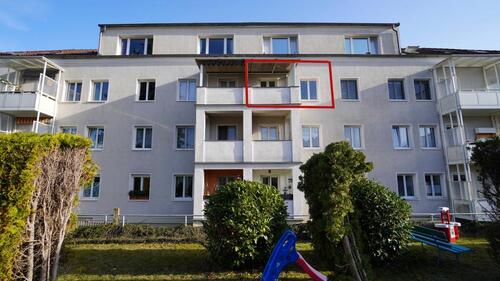Foto - Top geschnittene 2 - Raum Wohnung mit Loggia im 2. OG und neuem Fußboden im schönen Blumenviertel