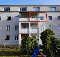 Top geschnittene 2 - Raum Wohnung mit Loggia im 2. OG und neuem Fußboden im schönen Blumenviertel - Erfurt Andreasvorstadt