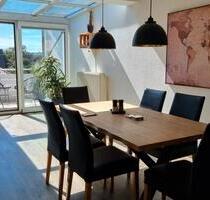 Helle 4 Zi. Wohnung + Dachterasse + 2 TG Stellplätze - Bellenberg