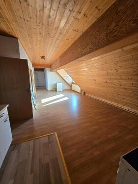 Foto - 3 Zimmer Dachgeschoßwohnung zur Miete in Kindenheim