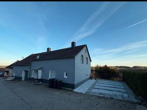 Foto - Haus 5 Zimmer zu vermieten 5 Parkplätze 30m2 Lager 400m2 Garten