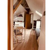 Dachgeschosswohnung - 420,00&nbsp;EUR Kaltmiete, ca.&nbsp; 33,00&nbsp;m&sup2; in Tiefenbach (PLZ: 94113)